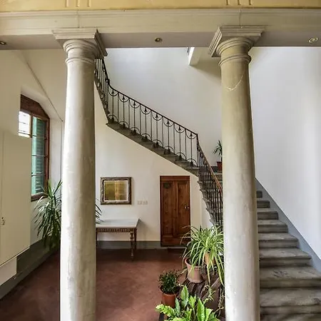Torre Dei Lari Residenza D'epoca Bed & Breakfast Florence