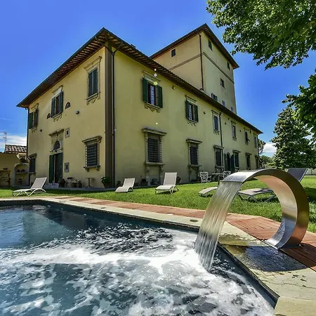 Bed & Breakfast Torre Dei Lari Residenza D'epoca 3*