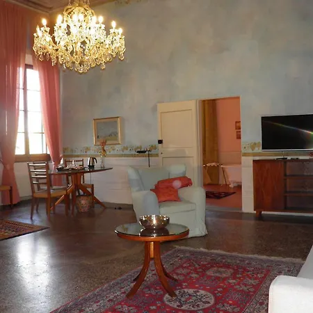 Bed & Breakfast Torre Dei Lari Residenza D'epoca