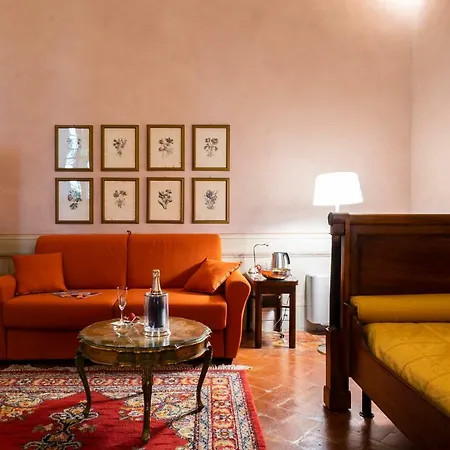 Torre Dei Lari Residenza D'epoca Bed & Breakfast Florence