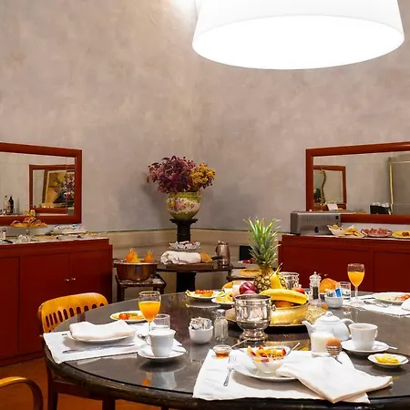 Torre Dei Lari Residenza D'epoca Bed & Breakfast 3*