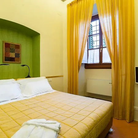 Torre Dei Lari Residenza D'epoca Bed & Breakfast 3*