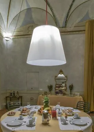 Torre Dei Lari Residenza D'epoca Bed & Breakfast 3*